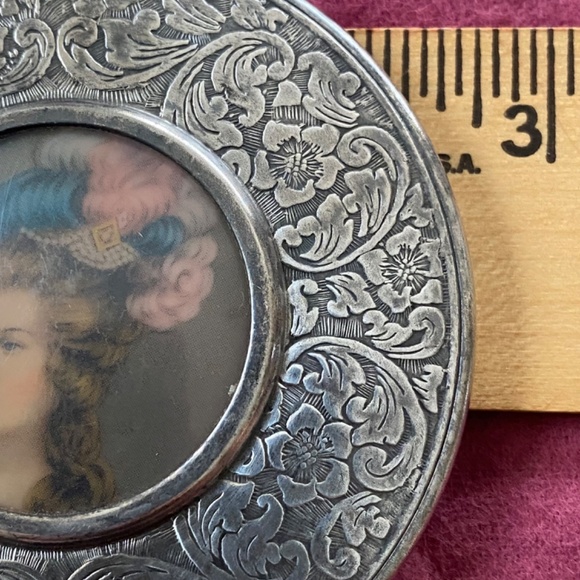 Vintage Portrait of Woman Silverplate Hand Mirror - Picture 5 of 7